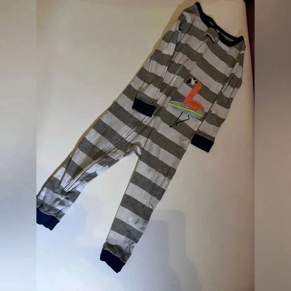 Carters 3T pajamas - Picture 1 of 3